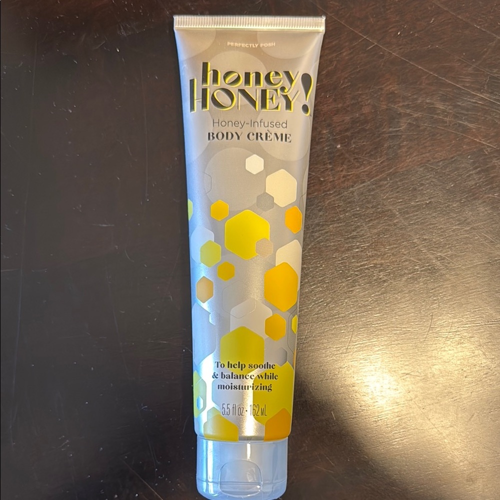 Perfectly Posh Honey-Infused Body Crème - Gray and Yellow